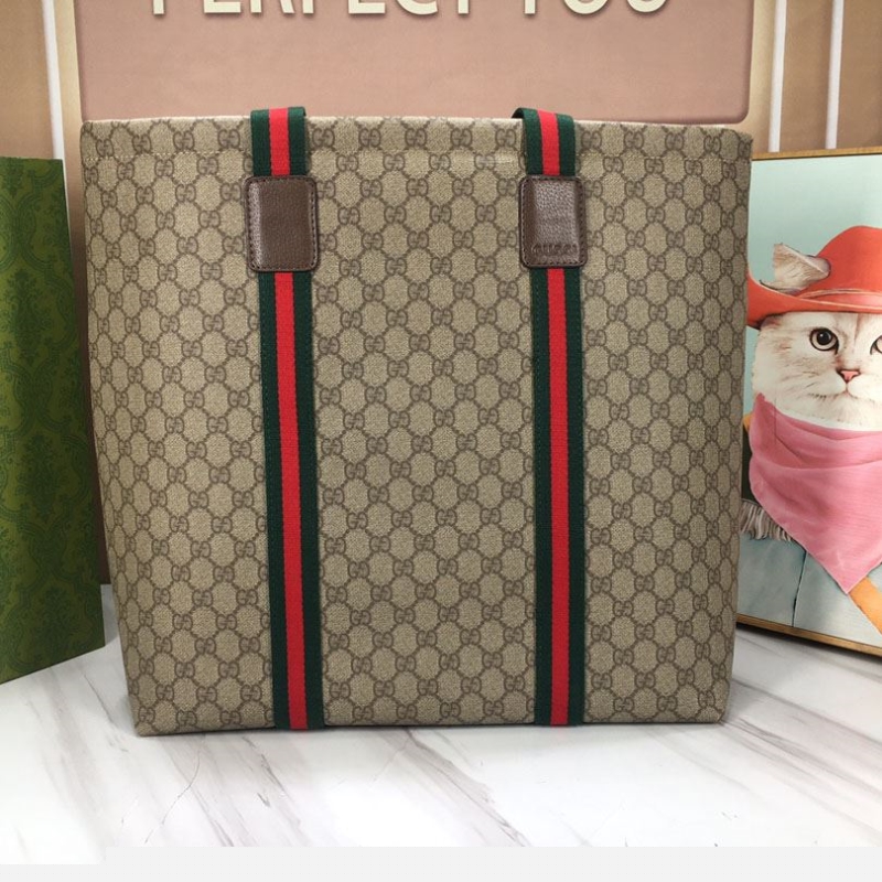G*u*i shopping bags